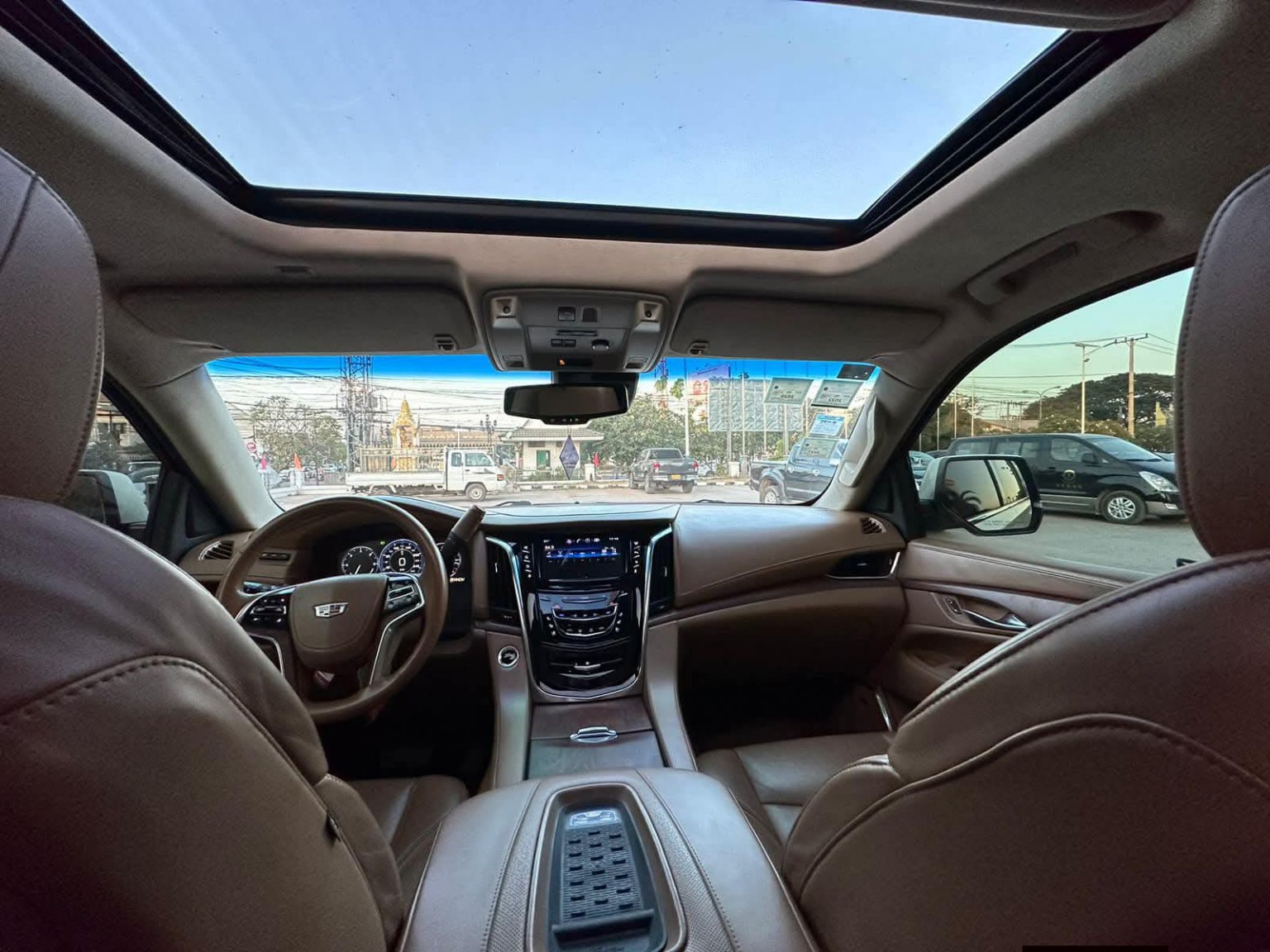 Cadillac Escalade photo 6