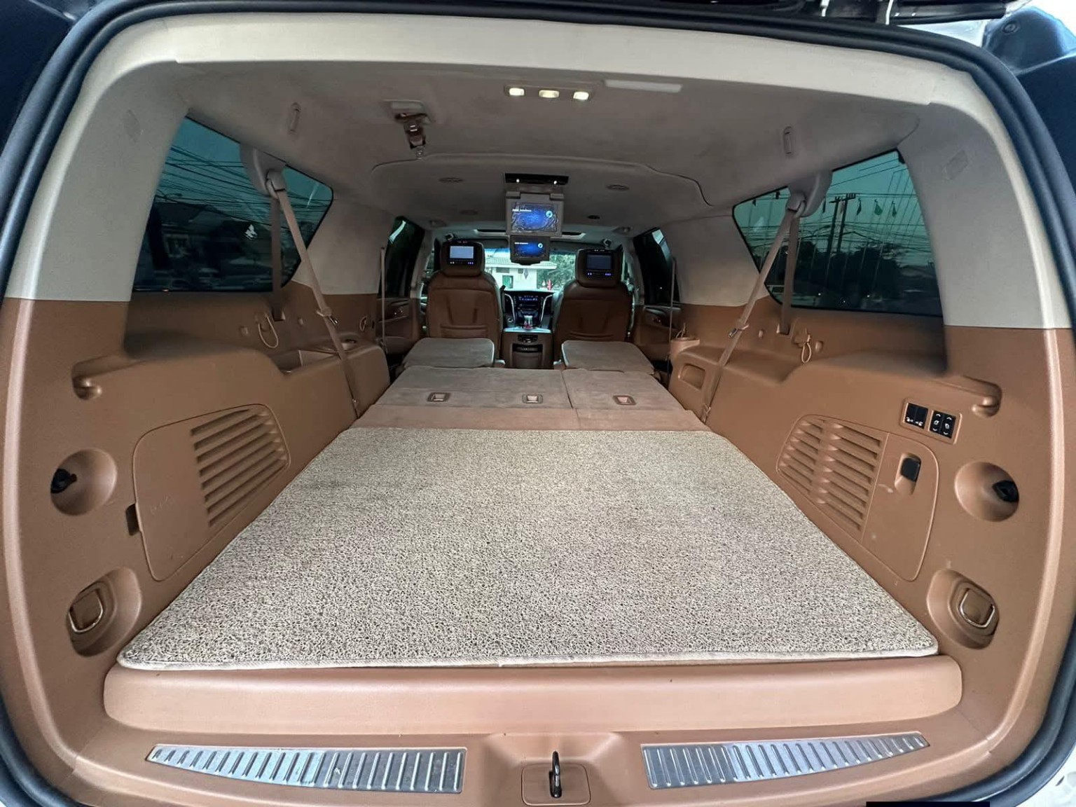 Cadillac Escalade photo 10
