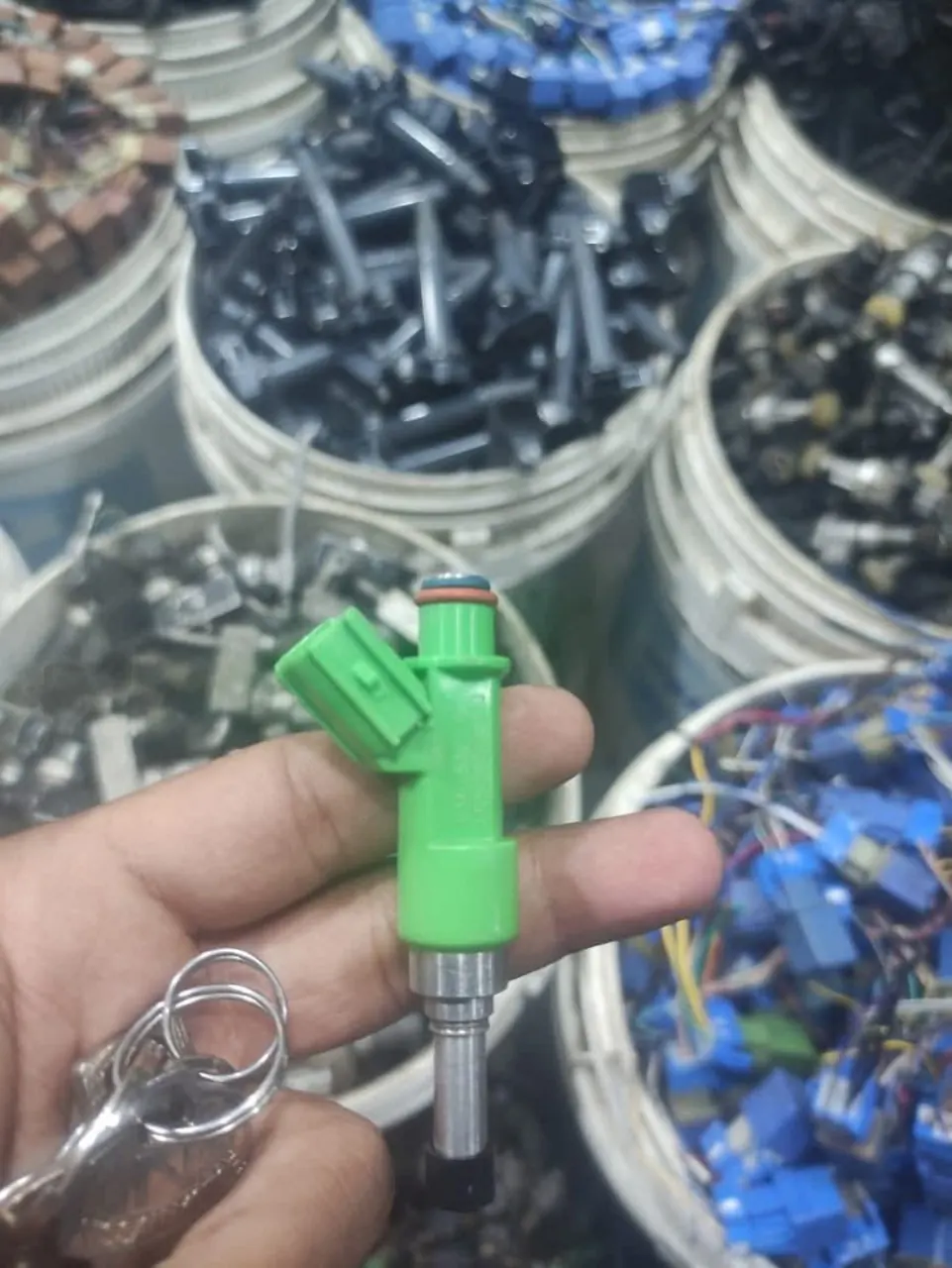 Automotive fuel injector