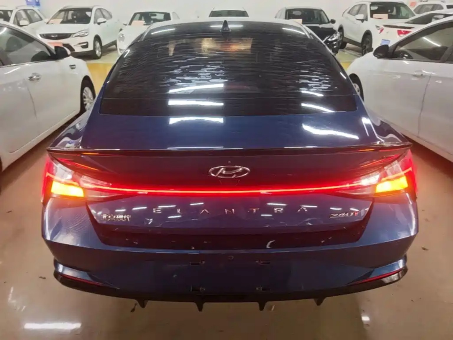 Hyundai Elantra photo 7